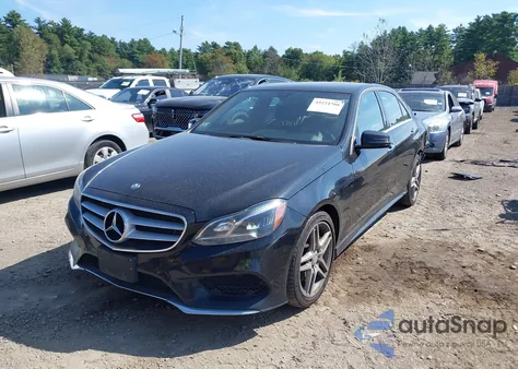 2014 Mercedes-Benz E 550 4Matic z USA, uszkodzony, nr VIN WDDHF9BB4EB057274
